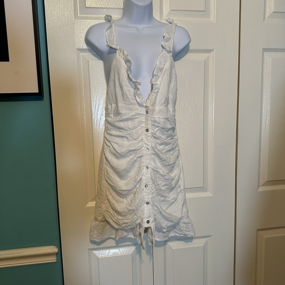 NWT Le Lis Women's White Dress Size Medium